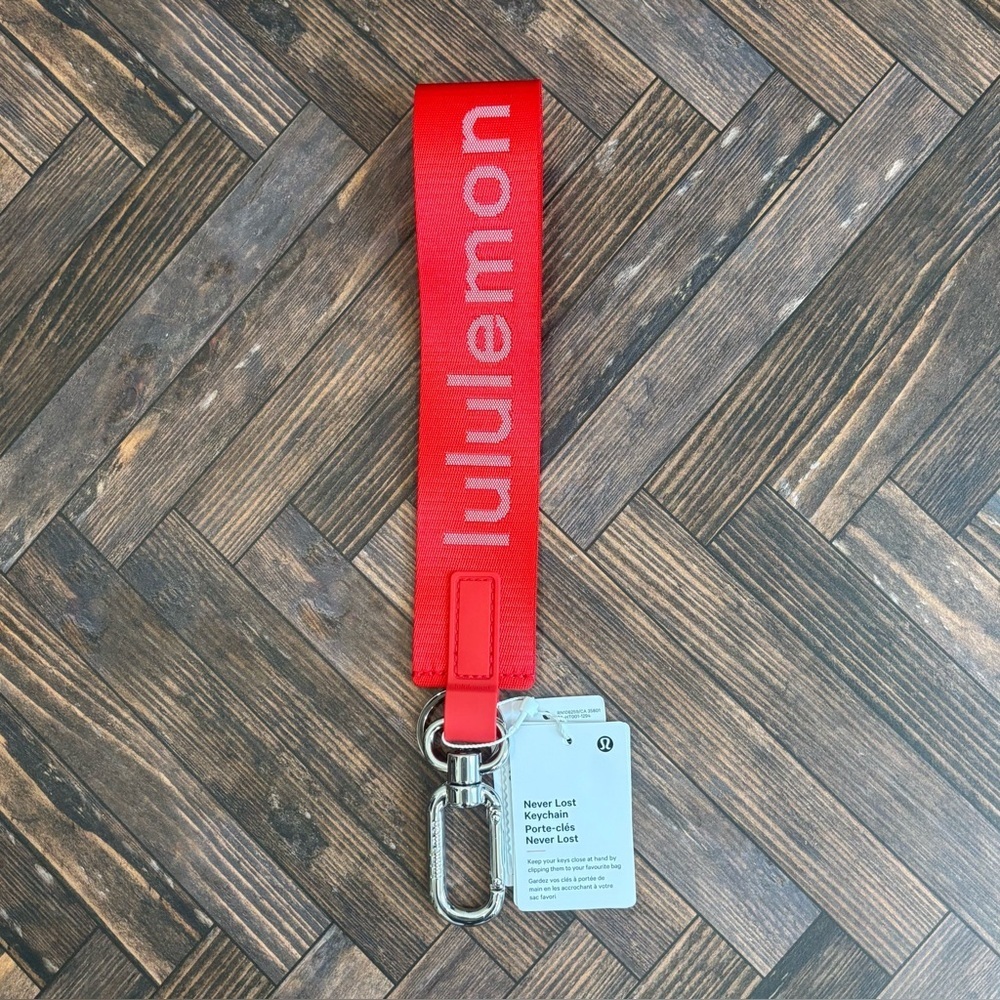 NWT Lululemon Never Lost Keychain In Lulu Red/White